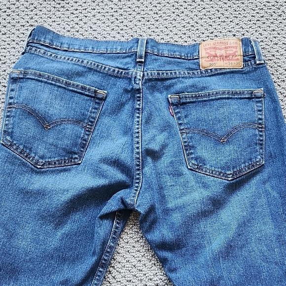 Lev'is Men's Boot Cut Denim Jean Size 34X30. 5 Pocket Classic Wash. - Picture 6 of 9